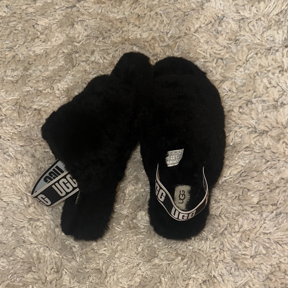 Women’s UGG Black Fluffy Slides